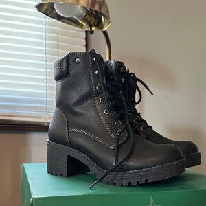Eastland Black Lace-Up Boots